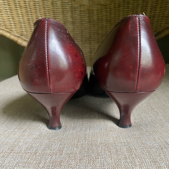 Vintage Salvatore Ferragamo leather kitten heels-size 7B - Picture 5 of 11